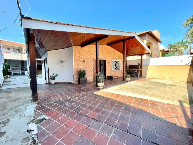 Casa - Venda - Loteamento Joo Batista Julio - Guaruj - SP
